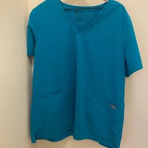 Figs rare teal size xl scrub top with pockets